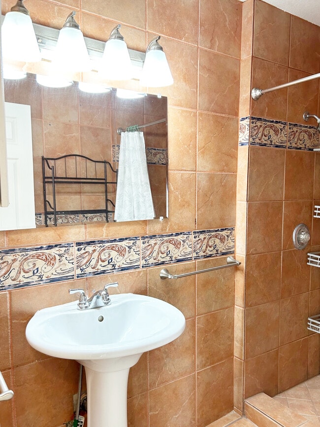 Building Photo - 54865 Avenida Vallejo