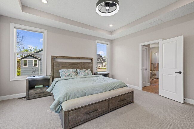 Building Photo - Modern Luxury!  Lakes of Orange Single family home