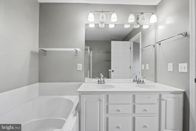 Building Photo - 46966 Courtyard Sq