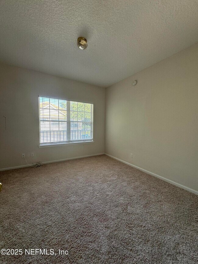 Building Photo - 12423 Forest Lake Cir W