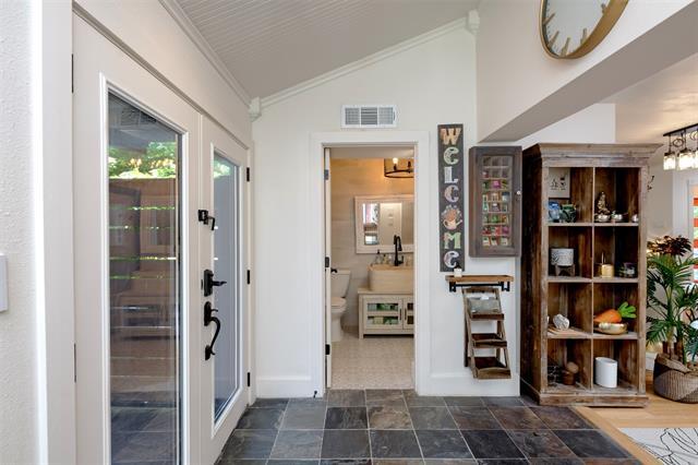 Building Photo - 803 Brookhurst Dr