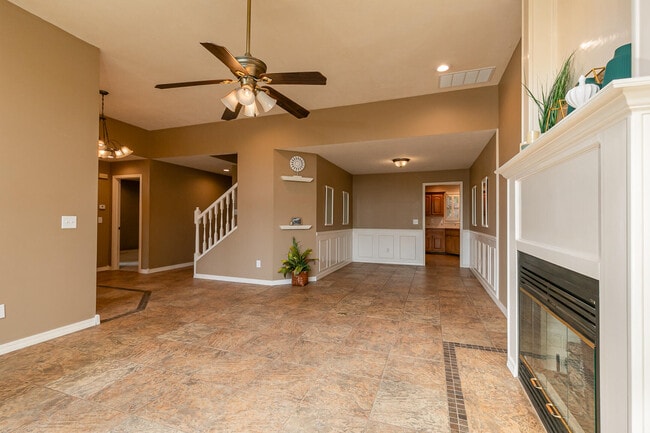 Building Photo - 5095 S Wanda Gray Ave