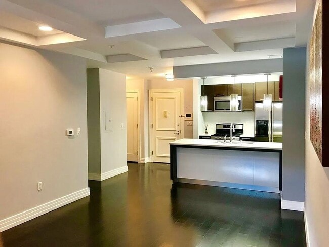 Building Photo - 64-05 Yellowstone Blvd