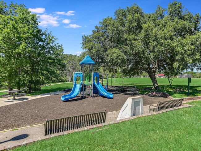 Building Photo - 2403 Bosque Dr