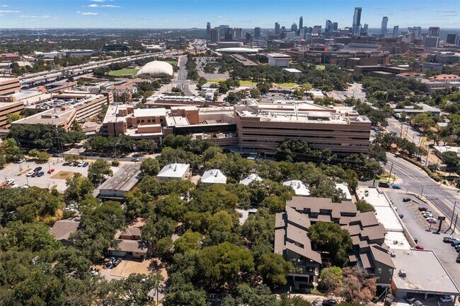 Building Photo - 914 E 32nd St