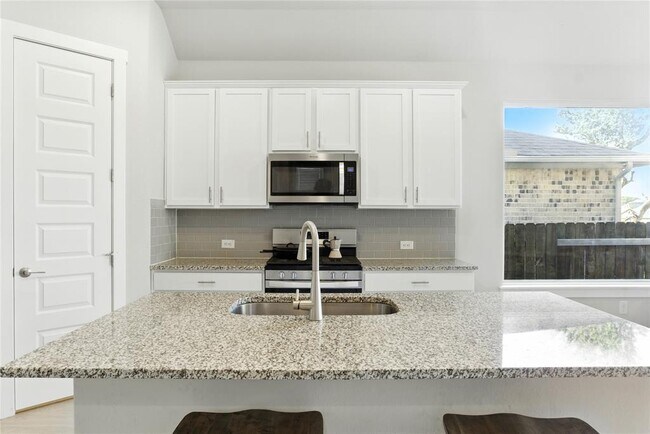 Building Photo - 2105 Suncup St