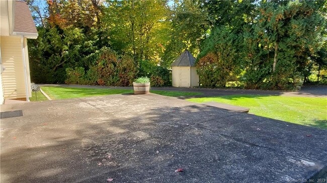 Building Photo - 32 Fernridge Rd