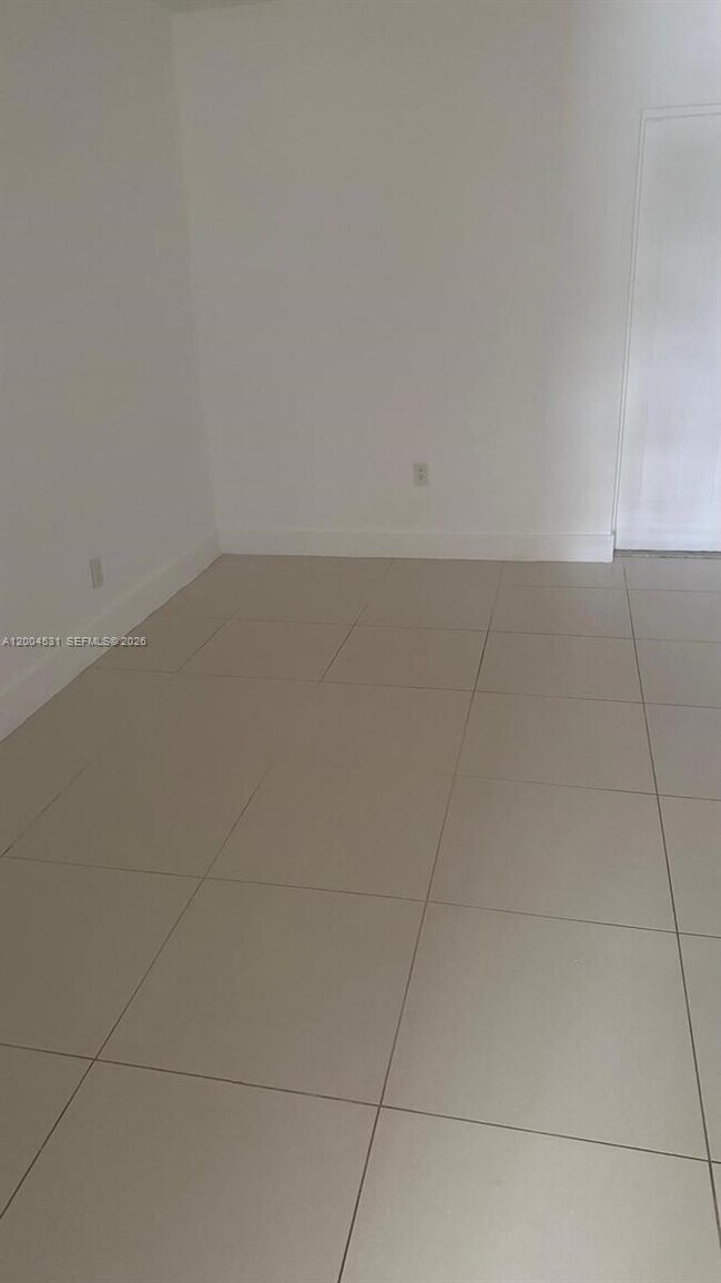 Building Photo - 1800 NW 18th Terrace