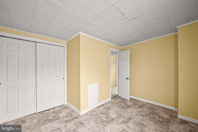 Building Photo - 640 1/2 3rd St