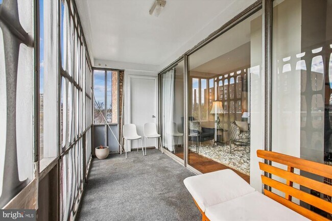 Building Photo - 1311 Delaware Ave SW