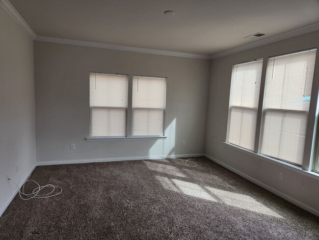 Building Photo - Modern 3 bed Townhouse-Foxcreek Subdivision -Moseley/Chesterfield