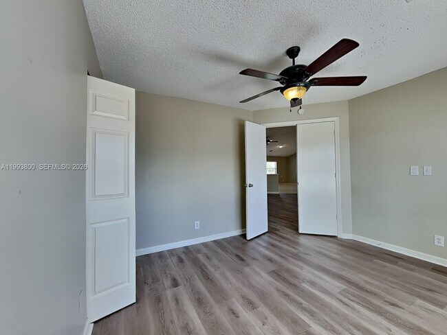 Building Photo - 2501 Stonegate Dr