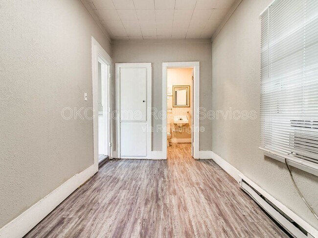 Building Photo - 1740 NW 11th St