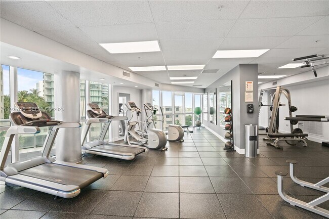 Building Photo - 480 NE 30th St