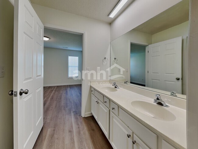 Building Photo - 156 Tudor Downs Rd