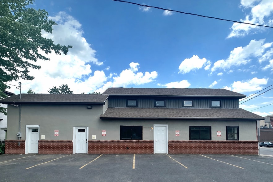 Exterior - 47 W Bridge St