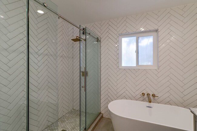 Building Photo - Los Altos 4-Bedroom with Fireplace, EV Hoo...