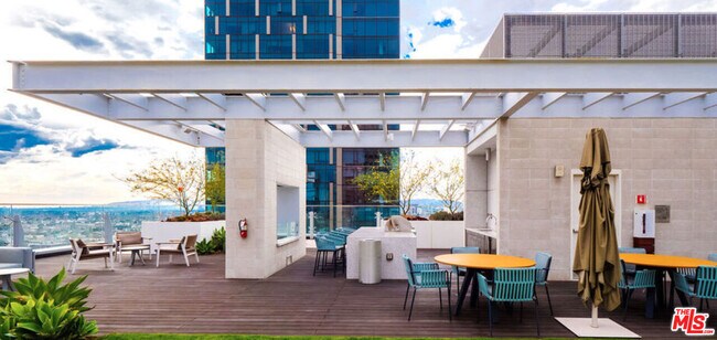 Building Photo - 877 Francisco St