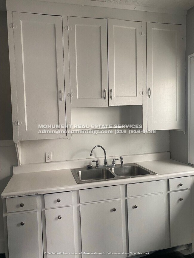 Building Photo - 3618 Menlo Road