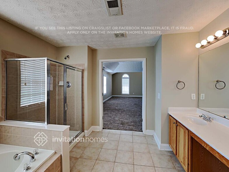 Building Photo - 707 Dellrose Trce