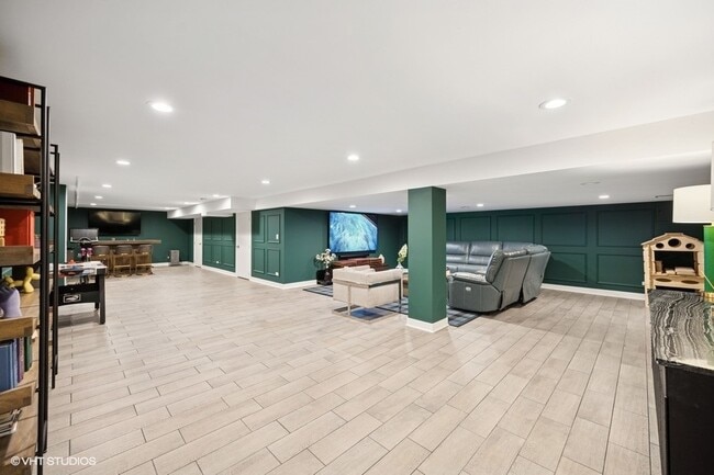 Building Photo - 490 S Waukegan Rd