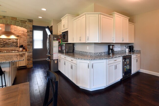Building Photo - 72 Kimball Grove Ct