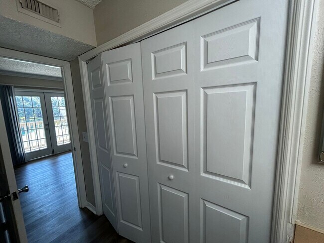 Building Photo - Just Reduced ! 2nd-floor studio condo at SerraVella!