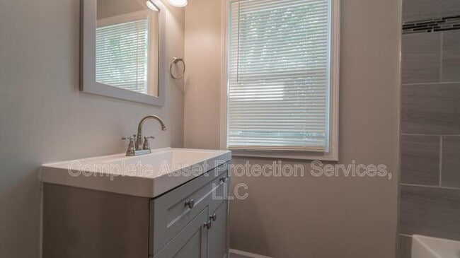 Building Photo - 80 E Oak Hill Rd