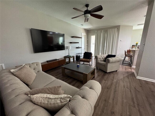 Building Photo - 6811 Helmsley Cir
