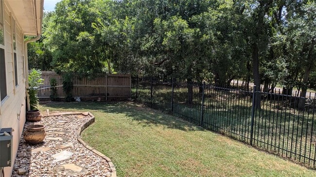 Building Photo - 7737 Little Deer Trail