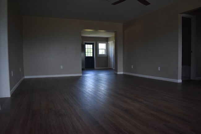 Building Photo - "Spacious 4-Bedroom Retreat in Panama City...