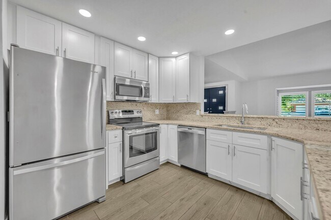 Building Photo - Waterbridge Stunner