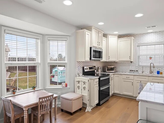 Building Photo - 302 Belvedere Dr