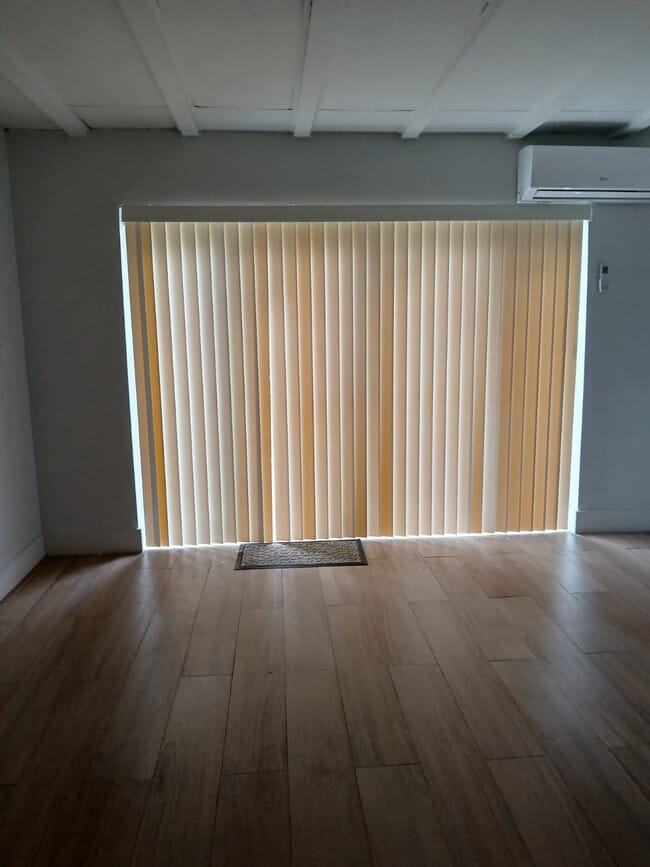 Building Photo - 1 N Melrose Dr