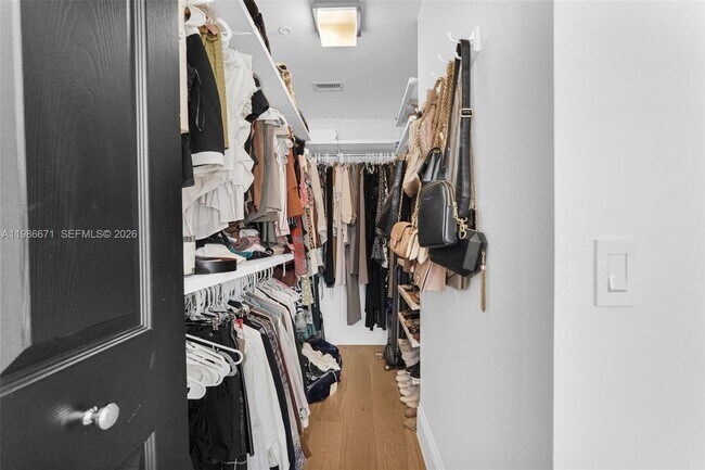 Building Photo - 2107 SE 10th Ave