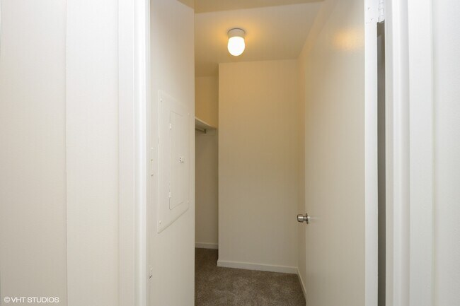 Building Photo - 211 E Ohio St