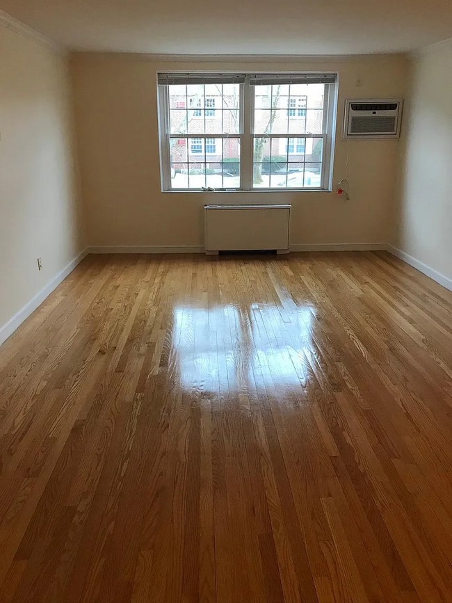 Building Photo - 3 Captain Parker Arms