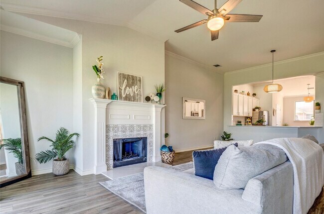 Building Photo - 1916 Signal Ridge Pl