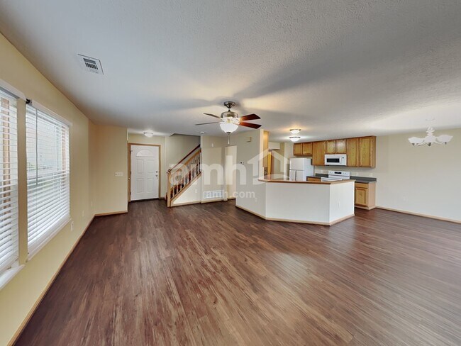 Building Photo - 6875 Tumbleweed Ln