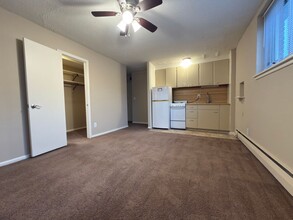 Building Photo - 1936 Ford Parkway