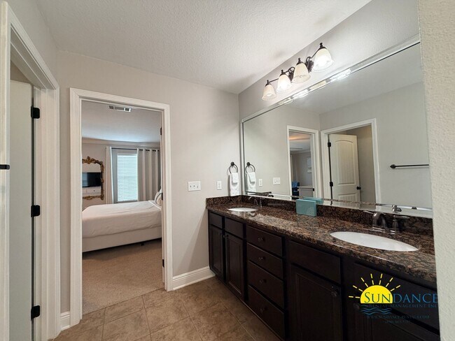 Building Photo - 137 Golf Villa Dr