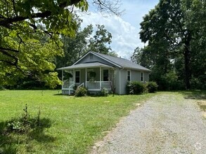 Building Photo - 2606 Corral Rd