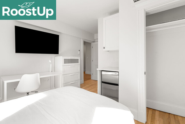 Building Photo - New RoostUp Furnished Private Bedroom with...