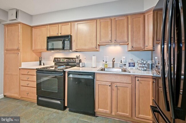 Building Photo - 1077 30th St NW