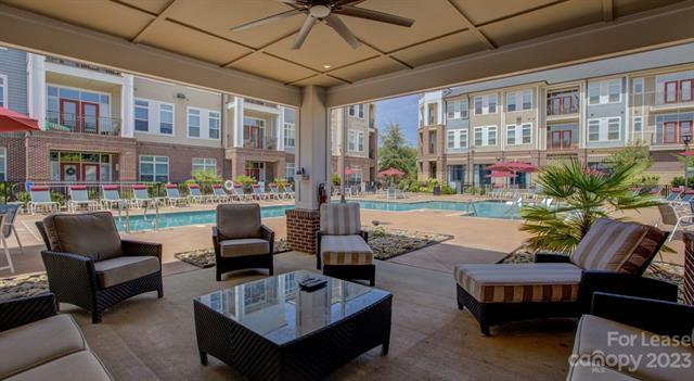 Building Photo - 16408 Holly Crest Ln