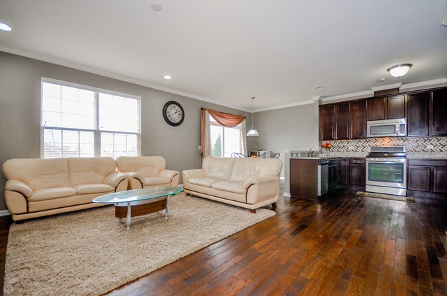 Building Photo - 2725 Blakely Ln