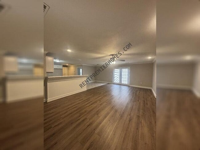 Building Photo - 12 Timberside Cove