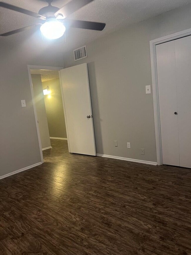 Building Photo - 1328 Tanglewood Ln