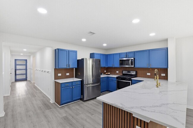 Building Photo - 10433 Russell Pines Dr