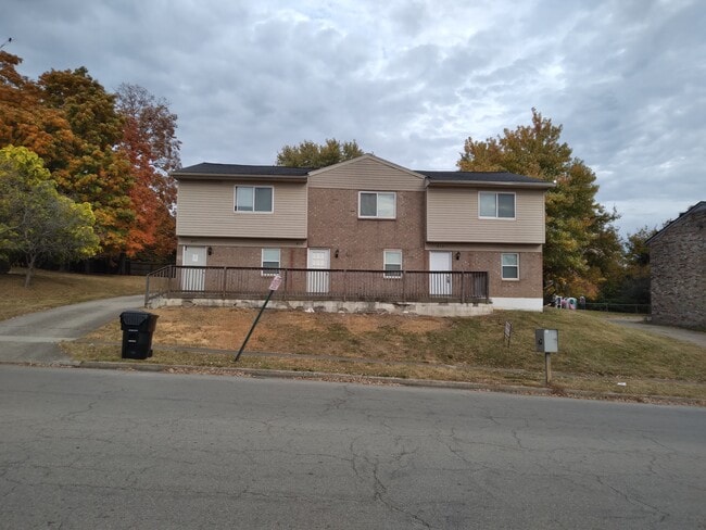 Building Photo - 613 Ridgeview Dr